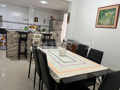 Casa de 5 alcobas en venta en Abajam, Villavicencio, 76 m² · foto 4 de 15