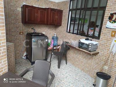 Casa de 2 alcobas en venta en Grama, Villavicencio, 118 m² · foto 6 de 7