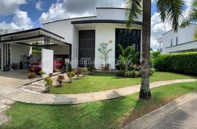 Casa de 4 alcobas en venta en Baru, Villavicencio, 1000 m² · foto 2 de 12