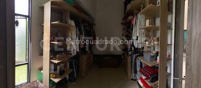 Casa de 4 alcobas en venta en Baru, Villavicencio, 1000 m² · foto 5 de 12