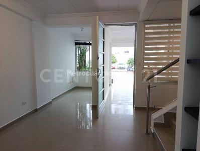 Casa de 4 alcobas en venta en Conjunto Barcelona, Villavicencio, 51 m² · foto 2 de 20