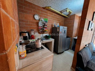 Apartamento de 3 alcobas en venta en El Salado, Ibagué, 48 m² · foto 4 de 10