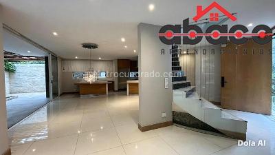 Casa de 3 alcobas en arriendo en Loma De Las Brujas, Envigado, 340 m² · foto 4 de 20