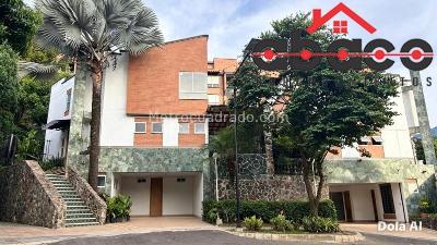 Casa de 3 alcobas en venta en Loma De Las Brujas, Envigado, 340 m² · foto 1 de 20