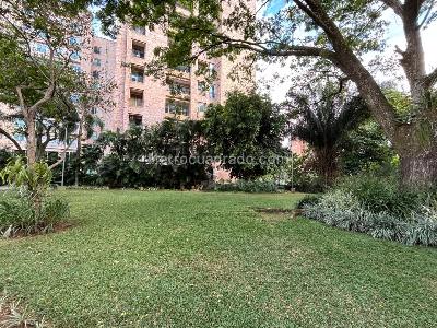 Apartamento de 2 alcobas en venta en Aguacatal, Cali, 141 m² · foto 18 de 20