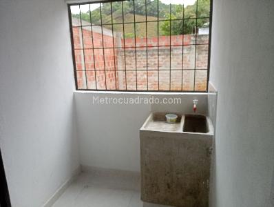 Casa de 5 alcobas en venta en La Gaviota, Ibagué, 180 m² · foto 12 de 20
