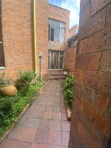 Casa de 5 alcobas en venta en Verbenal San Antonio, Bogotá, 490 m² · foto 2 de 20