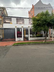 Casa de 5 alcobas en venta en San Luis Galerias, Bogotá, 440 m² · foto 3 de 19