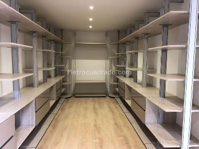 Apartamento de 4 alcobas en venta en Quintas De Santa Barbara, Bogotá, 455 m² · foto 13 de 20