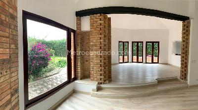 Casa de 5 alcobas en venta en Quintas De Serrezuela, Mosquera, 581 m² · foto 3 de 9