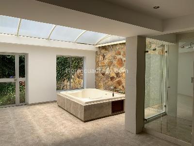 Casa de 5 alcobas en venta en Quintas De Serrezuela, Mosquera, 581 m² · foto 4 de 9