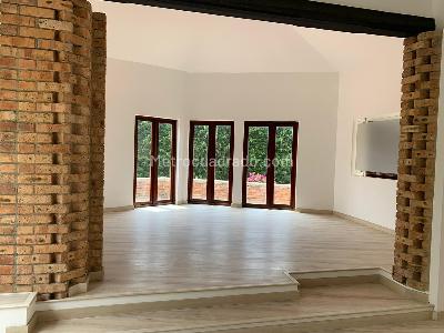 Casa de 5 alcobas en venta en Quintas De Serrezuela, Mosquera, 581 m² · foto 6 de 9