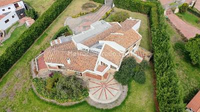 Casa de 5 alcobas en venta en Quintas De Serrezuela, Mosquera, 581 m² · foto 7 de 9