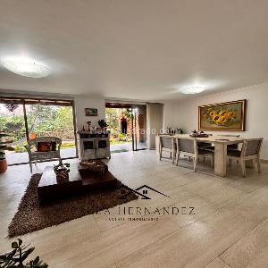 Casa de 3 alcobas en venta en Transversal Intermedia, Envigado, 164 m² · foto 2 de 20