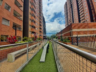 Apartamento de 2 alcobas en venta en Parque Itagui, Itagüí, 66 m² · foto 17 de 20