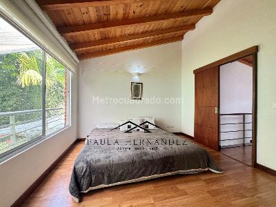 Casa de 3 alcobas en venta en Loma Benedictinos, Envigado, 198 m² · foto 16 de 20