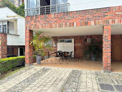 Casa de 3 alcobas en venta en Loma Benedictinos, Envigado, 198 m² · foto 19 de 20