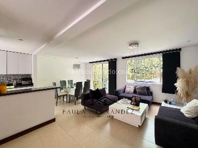 Casa de 3 alcobas en venta en Loma Benedictinos, Envigado, 198 m² · foto 2 de 20
