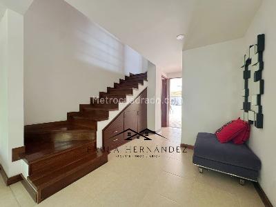 Casa de 3 alcobas en venta en Loma Benedictinos, Envigado, 198 m² · foto 6 de 20