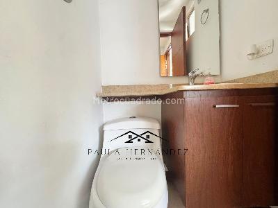 Casa de 3 alcobas en venta en Loma Benedictinos, Envigado, 198 m² · foto 7 de 20