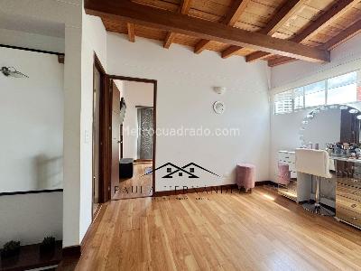 Casa de 3 alcobas en venta en Loma Benedictinos, Envigado, 198 m² · foto 8 de 20