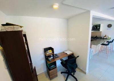 Apartamento de 3 alcobas en venta en Engativa Gran Granda, Bogotá, 69 m² · foto 8 de 19