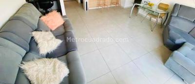 Apartamento de 3 alcobas en venta en Engativa Gran Granda, Bogotá, 69 m² · foto 3 de 19