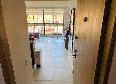 Apartamento de 3 alcobas en venta en Engativa Gran Granda, Bogotá, 69 m² · foto 2 de 19