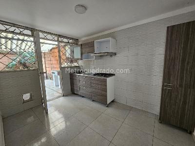 Casa en arriendo en La Esmeralda, Bogotá · foto 4 de 19