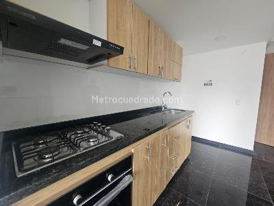 Apartamento de 4 alcobas en venta en Barrios, Bogotá, 83 m² · foto 3 de 20