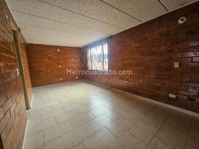 Apartamento de 3 alcobas en venta en Aures I Lagos De Suba, Bogotá, 52 m² · foto 2 de 17