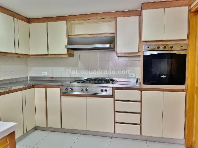 Apartamento de 3 alcobas en arriendo en Chico Cabrera, Bogotá, 165 m² · foto 14 de 15