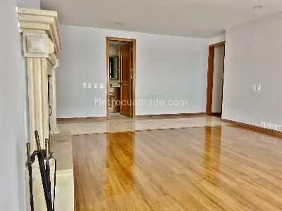 Apartamento de 3 alcobas en arriendo en Chico Cabrera, Bogotá, 165 m² · foto 4 de 15