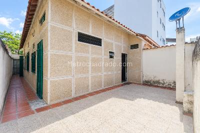 Casa de 5 alcobas en venta en America, Barranquilla, 378 m² · foto 10 de 11