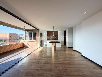 Apartamento en arriendo en El Poblado, Medellín · foto 2 de 20