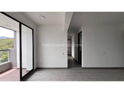 Apartamento de 3 alcobas en venta en El Poblado, Medellín, 70 m² · foto 3 de 19