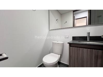 Apartamento de 3 alcobas en venta en El Poblado, Medellín, 70 m² · foto 10 de 19