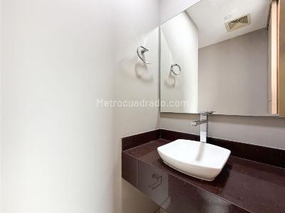 Apartamento de 2 alcobas en arriendo en El Poblado, Medellín, 100 m² · foto 9 de 20