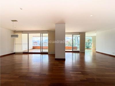 Apartamento de 4 alcobas en arriendo en El Poblado, Medellín, 253 m² · foto 10 de 20