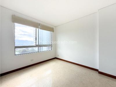 Apartamento de 4 alcobas en arriendo en El Poblado, Medellín, 253 m² · foto 17 de 20