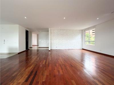 Apartamento en arriendo en Poblado, Medellín · foto 3 de 20