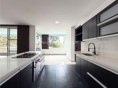 Apartamento en arriendo en Poblado, Medellín · foto 5 de 20