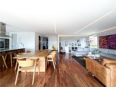 Apartamento en venta en El Poblado, Medellín · foto 3 de 20