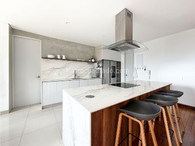 Apartamento en venta en El Poblado, Medellín · foto 8 de 20