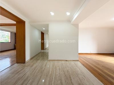 Apartamento de 4 alcobas en venta en El Poblado, Medellín, 220 m² · foto 2 de 20