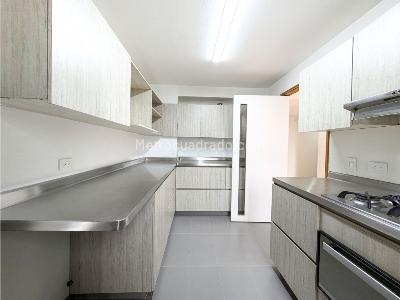Apartamento de 4 alcobas en venta en El Poblado, Medellín, 220 m² · foto 8 de 20
