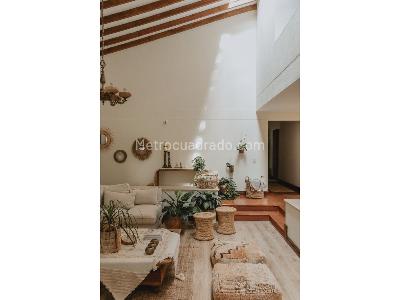 Casa de 5 alcobas en venta en El Poblado, Medellín, 350 m² · foto 2 de 18