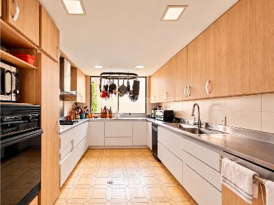 Apartamento de 5 alcobas en venta en El Poblado, Medellín, 477 m² · foto 16 de 20