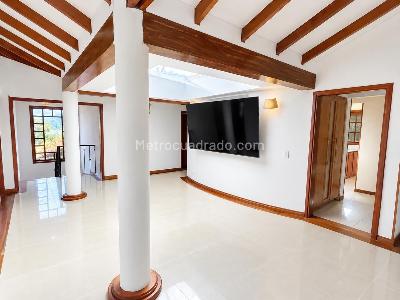 Casa en venta en Cerros De Alhambra, Manizales · foto 2 de 13