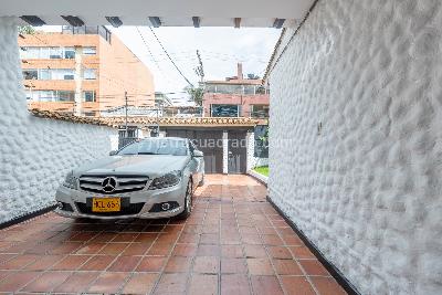 Casa de 4 alcobas en venta en Santa Paula, Bogotá, 285 m² · foto 12 de 20